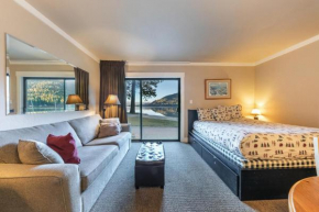 Quaint Studio w/Lake View #146 at Donner Lake Village Truckee